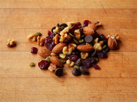 Tips for Mixing Walnuts, Peanuts, and Chocolate Chips
